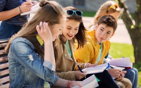 Jak w świecie edukacji budować dobre, koleżeńskie relacje